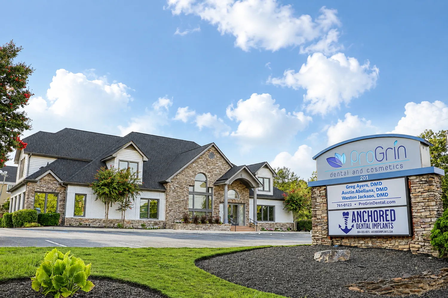 Outside ProGrin Dental of Greenville