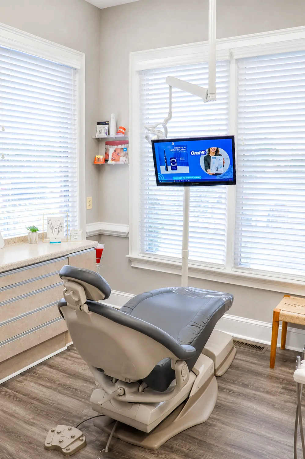 Modern dental treatment room at ProGrin Dental of Greenville