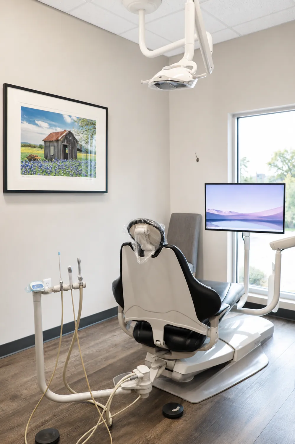 Modern dental treatment room at ProGrin Dental of Woodruff